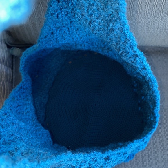 Large HANDMADE crocheted bag. - Picture 3 of 4